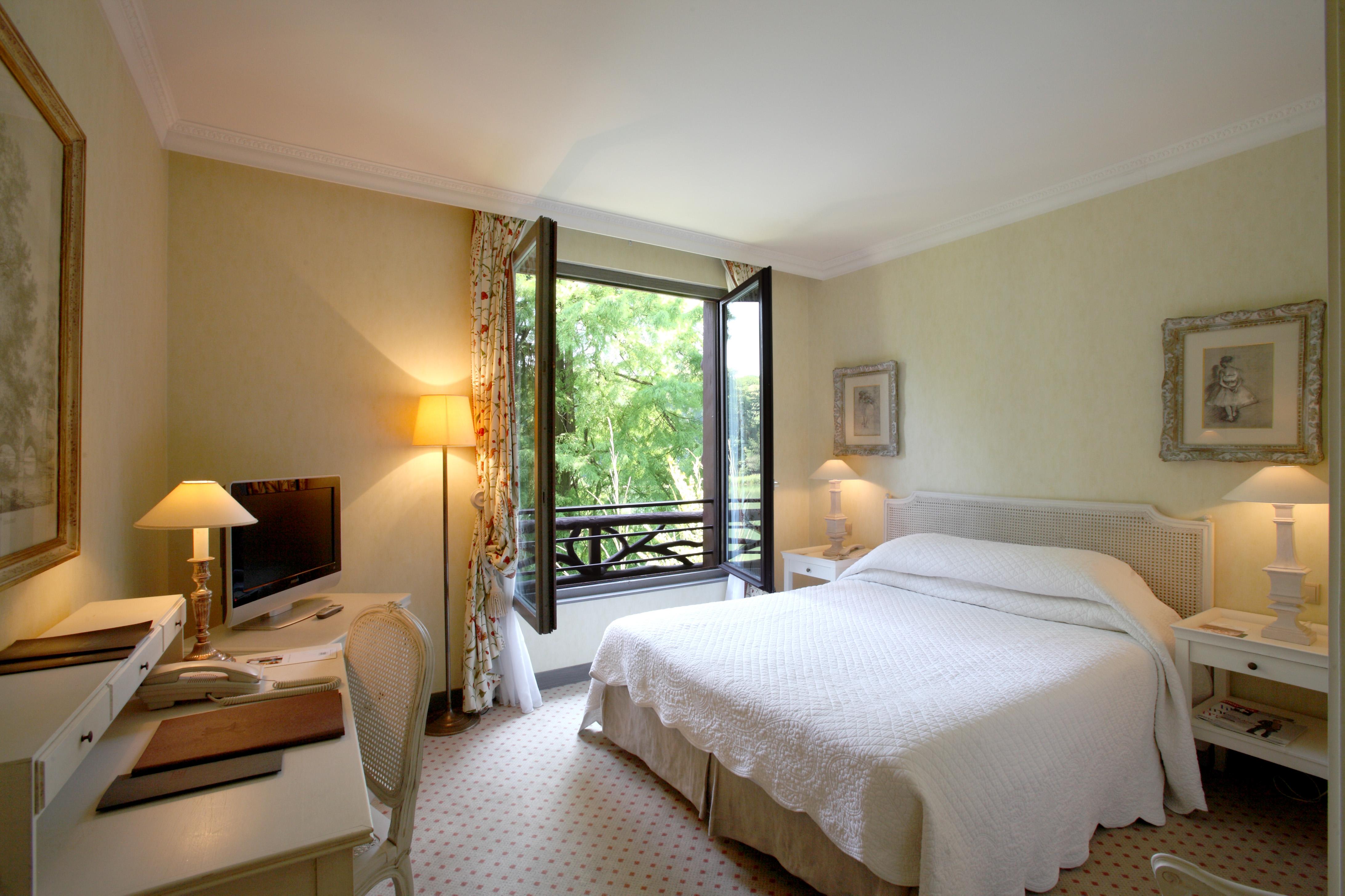 เล เอต็อง เดอ โกโรต์ Hotel Ville-d'Avray ภายนอก รูปภาพ