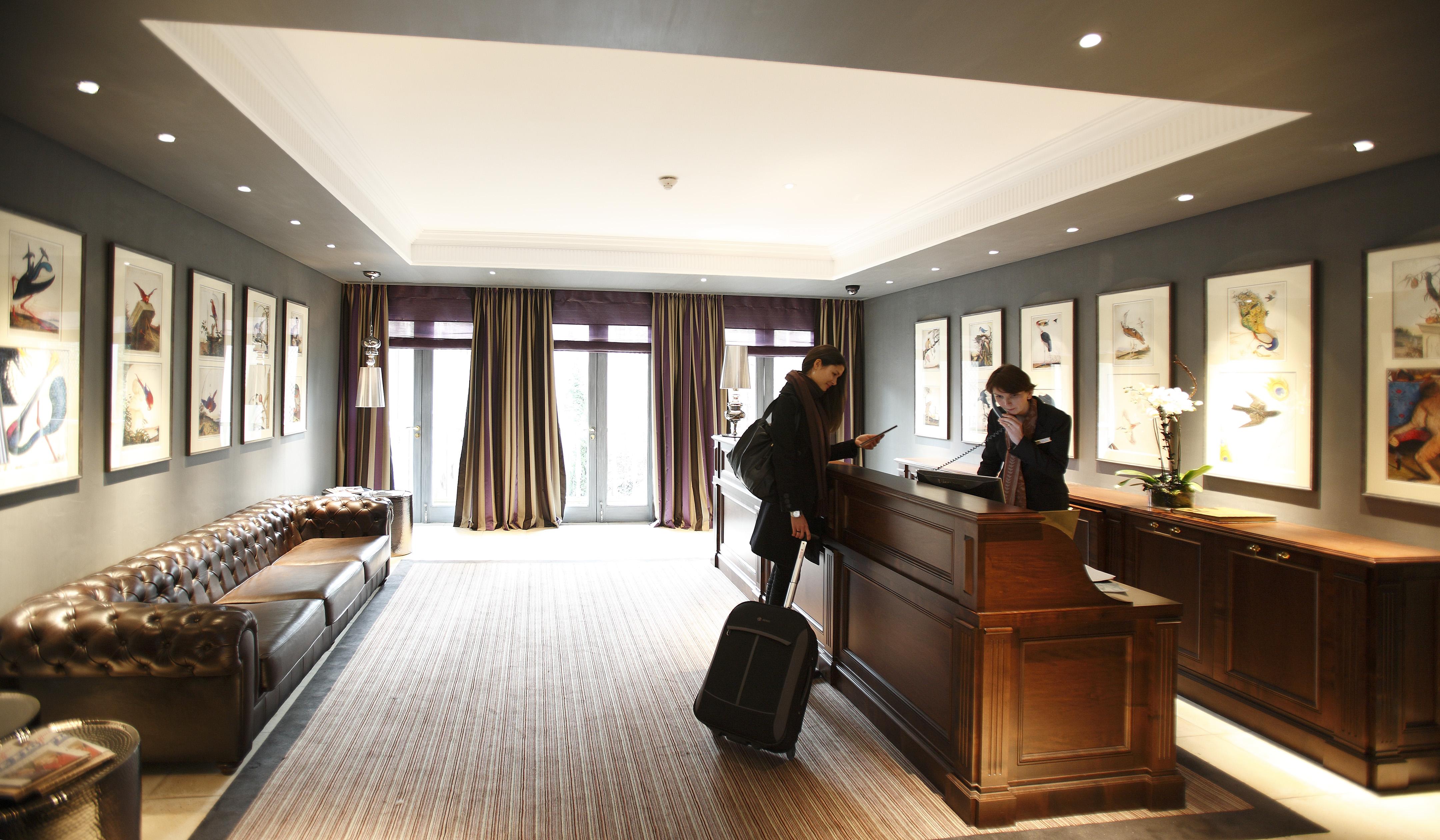 เล เอต็อง เดอ โกโรต์ Hotel Ville-d'Avray ภายนอก รูปภาพ